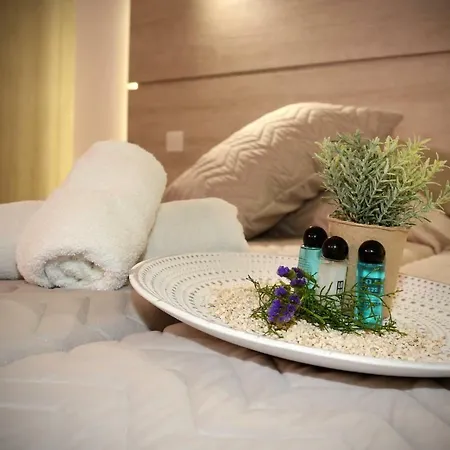 Pier Aparthotel 2*