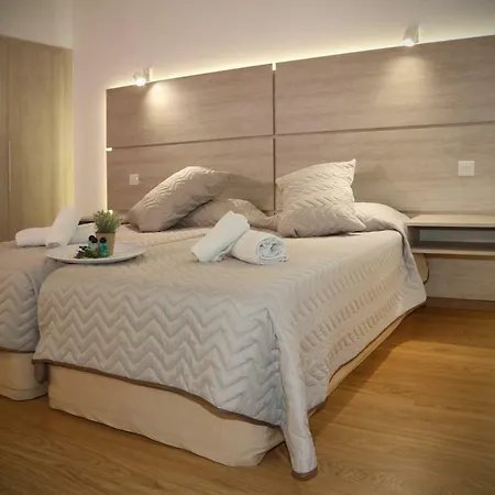 Aparthotel Pier 2*