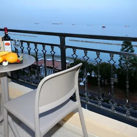 Aparthotel Pier 2*