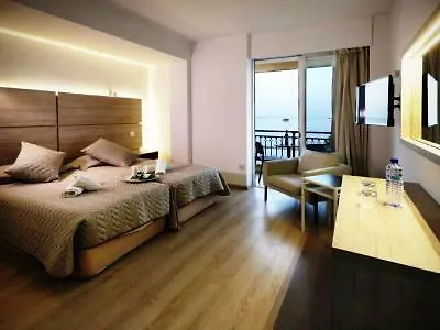 Pier Aparthotel 2*